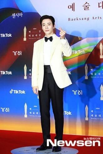 Pesona Aktor dan Aktris Korea di Baeksang Arts Awards 2022. (Newsen Korea)