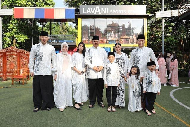 Gaya Artis Istri Pejabat Rayakan Lebaran. (Instagram/annisayudhoyono)