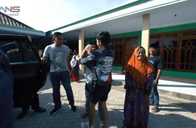 Rumah Merry Asisten Raffi Ahmad di Kampung. (YouTube/RANS Entertainment)