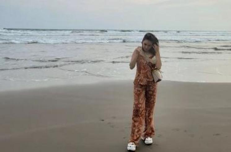 Potret Liburan Ayu Ting Ting di Yogyakarta. (Instagram/ayutingting92)
