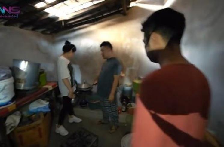 Rumah Merry Asisten Raffi Ahmad di Kampung. (YouTube/RANS Entertainment)
