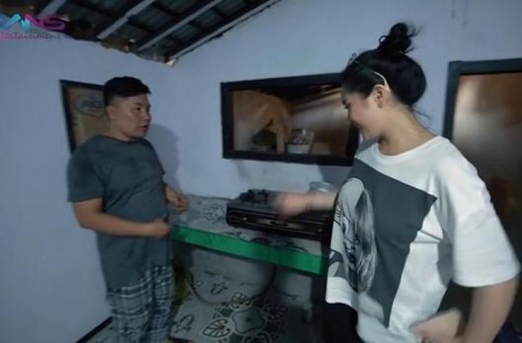 Rumah Merry Asisten Raffi Ahmad di Kampung. (YouTube/RANS Entertainment)