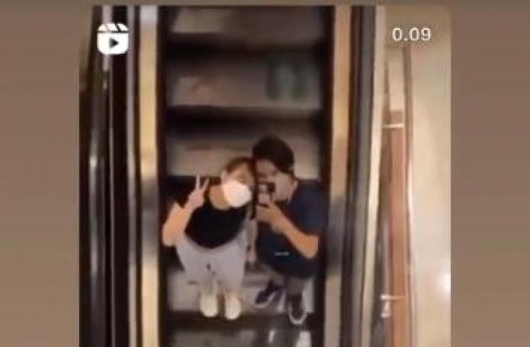 Potret Mesra Bowo Alpenliebe Bareng Pacar. (Instagram/prabowomondardo)