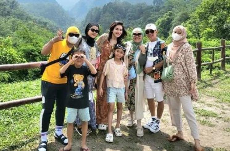Potret Liburan Ayu Ting Ting di Yogyakarta. (Instagram/ayutingting92)