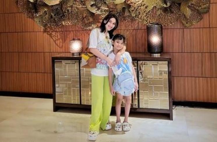 Potret Liburan Ayu Ting Ting di Yogyakarta. (Instagram/ayutingting92)
