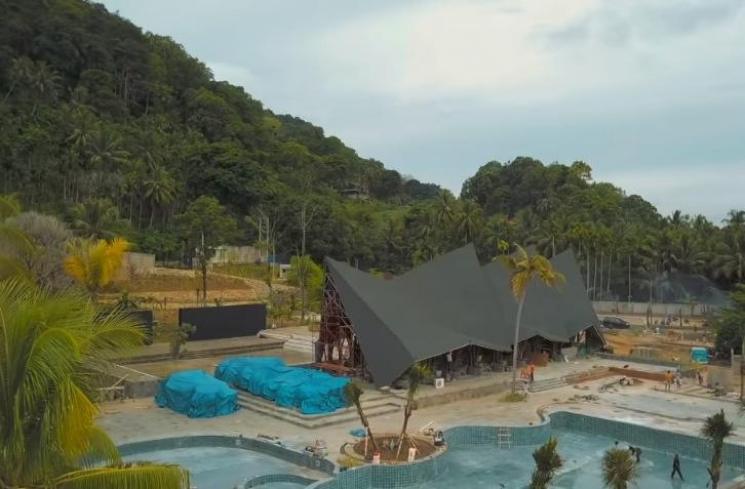 Potret beach club Raffi Ahmad di Padang. (Instagram/@marawabeachclub)