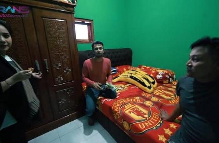 Rumah Merry Asisten Raffi Ahmad di Kampung. (YouTube/RANS Entertainment)