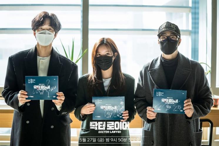 Potret So Ji Sub di Doctor Lawyer (Instagram/@mbcdrama_now)