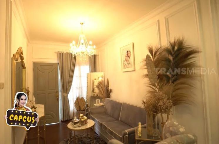 Rumah Sonny Septian dan Fairuz A Rafiq (YouTube/TRANS7 OFFICIAL)