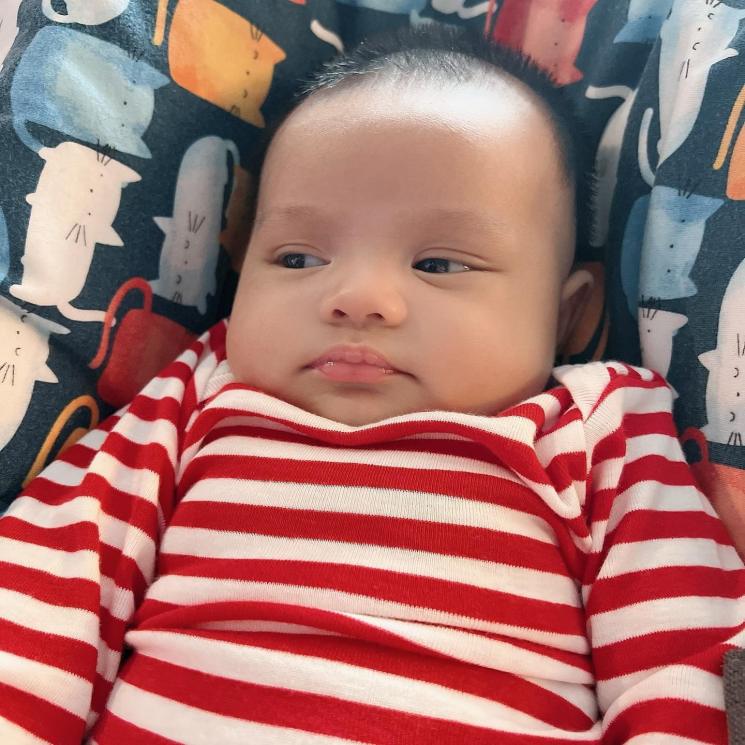 Ekspresi Baby Ameena saat Difoto (Instagram/@ameenaatta)