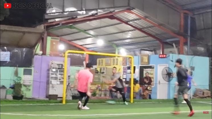 Momen Ria Ricis Temani Suami Futsal (YouTube/Ricis Official)