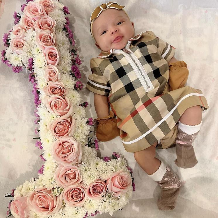 Ekspresi Baby Ameena saat Difoto (Instagram/@ameenaatta)