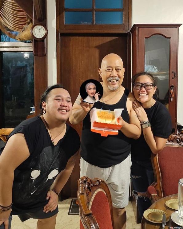 Momen Ultah Indro Warkop Ke-64.(Instagram/@indrowarkop_asli) 