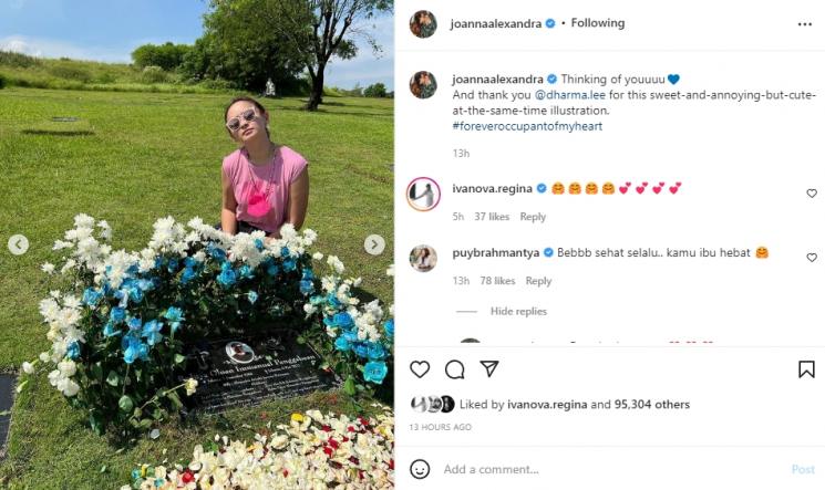 Joanna Alexandra ziarah ke makam Raditya Oloan. (Instagram/joannaalexandra)