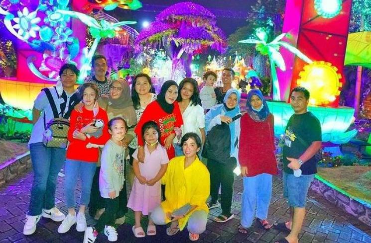 Momen Anak Andhika Pratama dan Ussy Sulistiawaty Mudik ke Malang. (YouTube/ Ussy Andhika Official)
