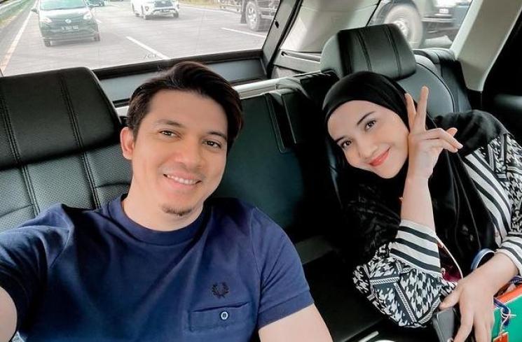 Artis Menikah di Hari Ulang Tahun.