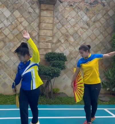 Potret Krisdayanti Latihan Wushu. (Instagram/krisdayantilemos)