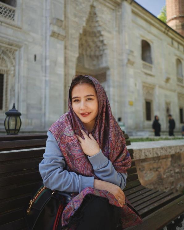 Momen Prilly Latuconsina liburan di Turki (Instagram/@prillylatuconsina96)