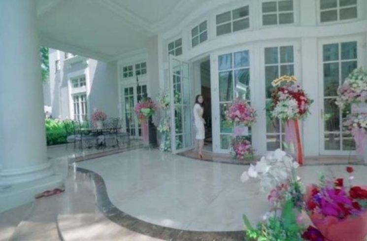 Rumah mewah Hary Tanoesoedibjo. (YouTube/Liliana Tanoesoedibjo)
