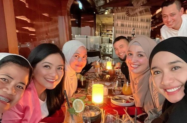 Potret Titi Kamal bareng Shireen Sungkar dan Laudya Cynthia Bella di Dubai. (Instagram/@titi_kamall)