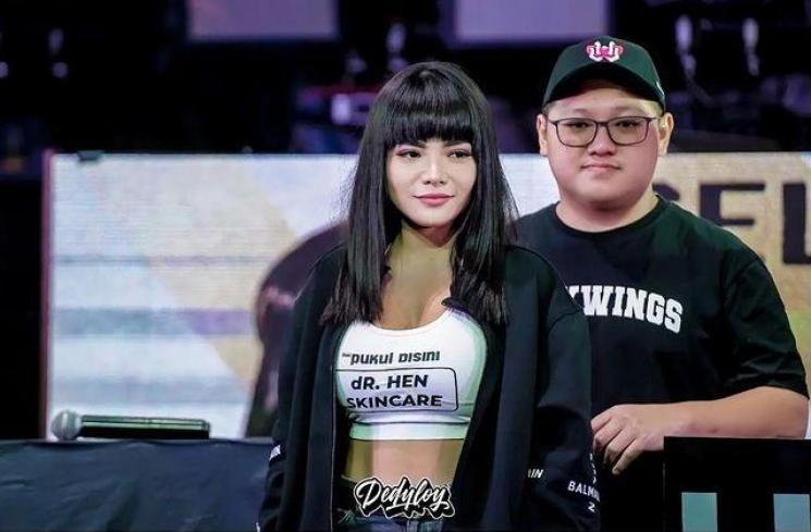 Adu Gaya Dinar Candy dan Nikita Mirzani. (Instagram/dinar_candy dan nikitamirzanimawardi_172)