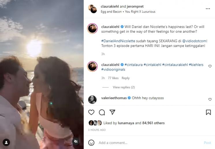 Cinta Laura ciuman dengan Jerome Kurnia. (Instagram/claurakiehl)