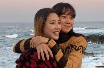 Foto Pernikahan Son Dam Bi Akhirnya Dirilis Agensi, Sosok Gong Hyo Jin Ramai Dicari!