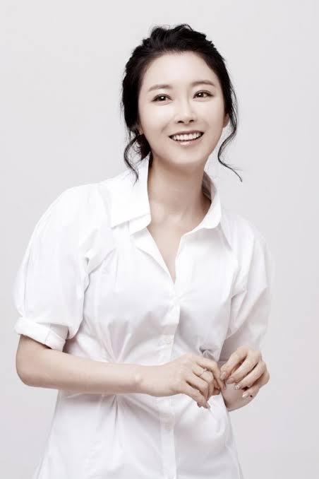 Artis Korea Menikah dengan Konglomerat (Hancinema.net)