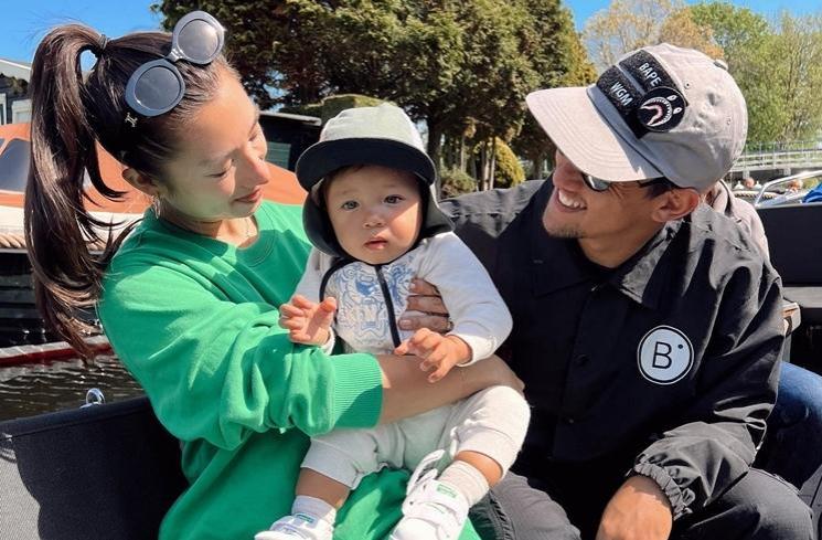 Liburan Jennifer dan Irfan Bachdim di Belanda. (Instagram/@jenniferbachdim)