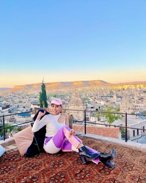 Potret Eva Belisima Mantan Kiwil Liburan di Cappadocia Turki (instagram/eva_belisima)