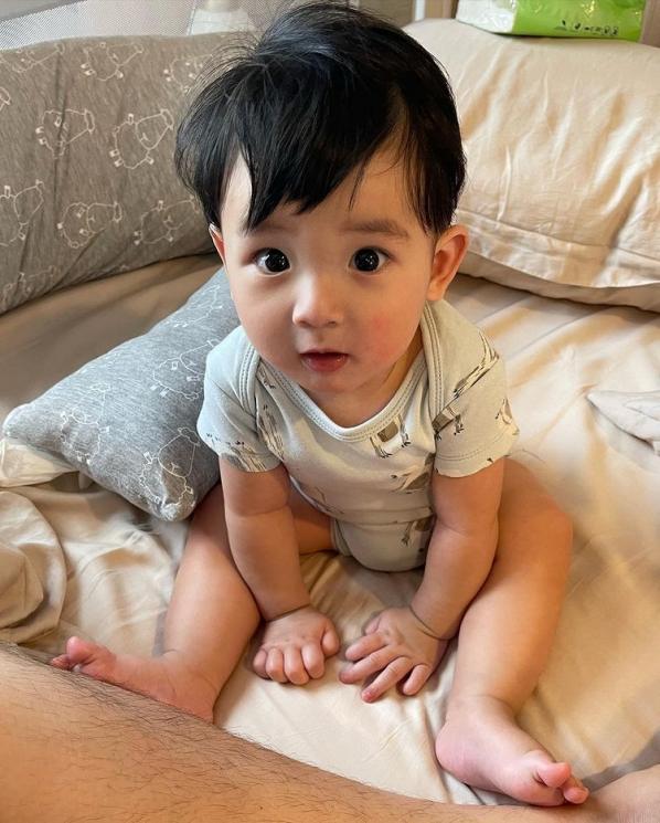 Potret Gemas Bayi Artis Saat Melotot(Instagram/@billydavidson_)