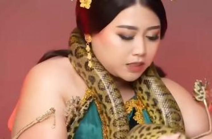 Potret Clarissa Putri Dandan Jadi Badarawuhi. (Instagram/clarissaputri_)
