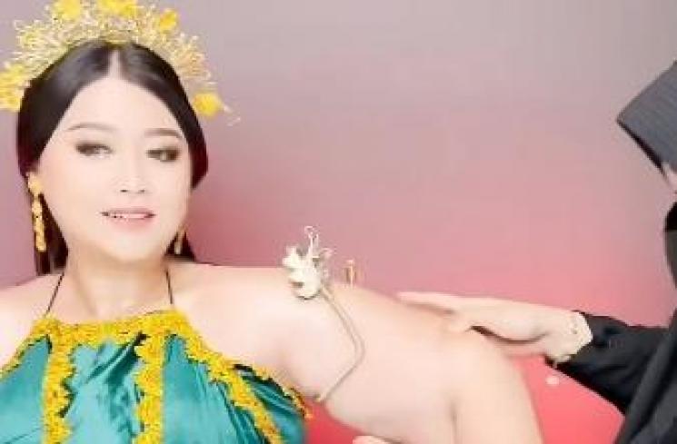 Potret Clarissa Putri Dandan Jadi Badarawuhi. (Instagram/clarissaputri_)
