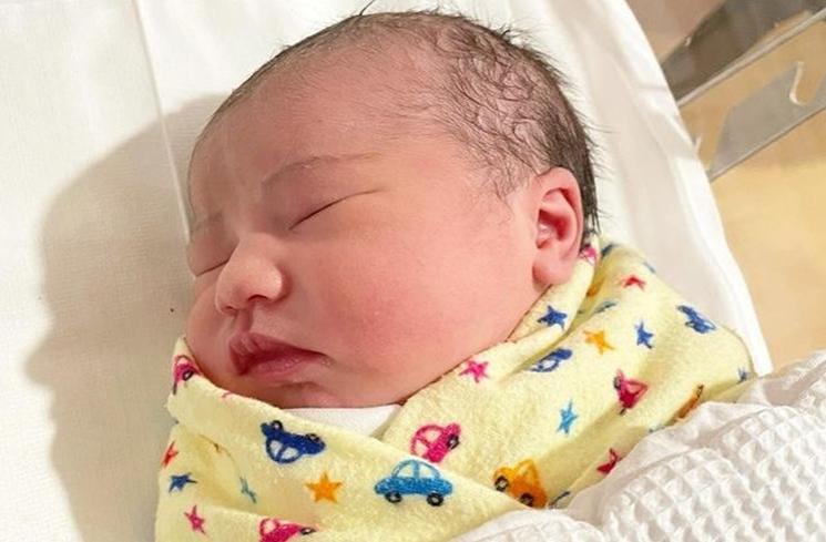 Potret Millicent Mae Anak Derby Romero. (Instagram/miss_adinda_mae)