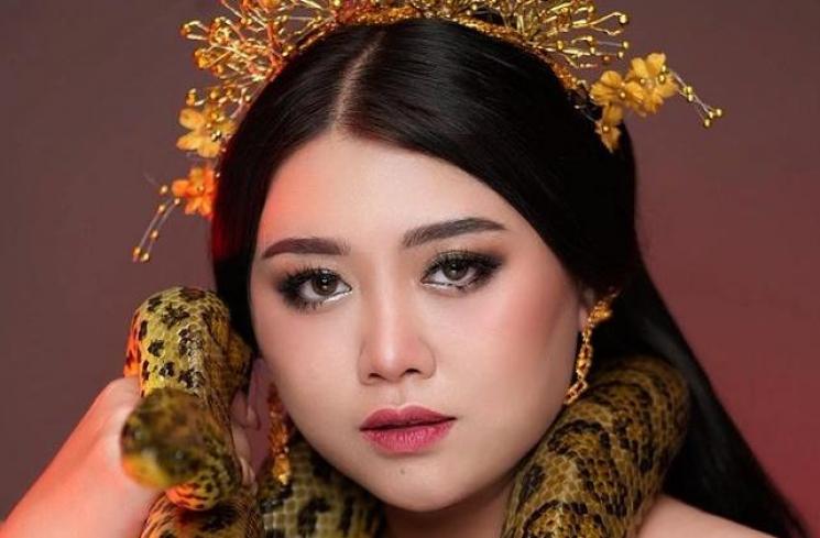 Potret Clarissa Putri Dandan Jadi Badarawuhi. (Instagram/clarissaputri_)