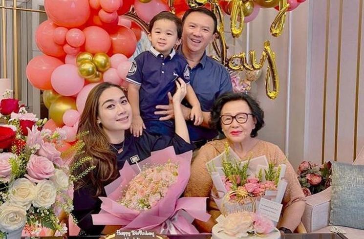 Momen Ulang Tahun Puput Nastiti Istri Ahok. (Instagram/@basukibtp)