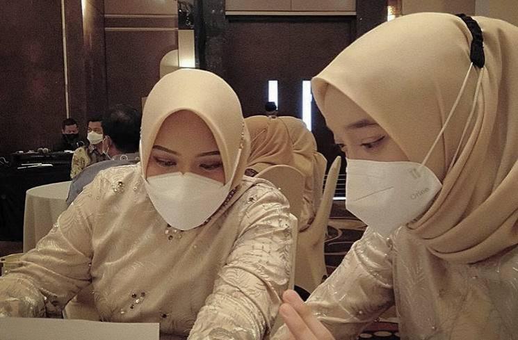 Momen kelulusan Aishameglio putri Duta Sheila On 7. (Instagram/@shadjo04)