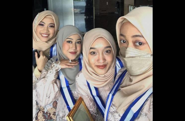 Momen kelulusan Aishameglio putri Duta Sheila On 7. (Instagram/@shadjo04)