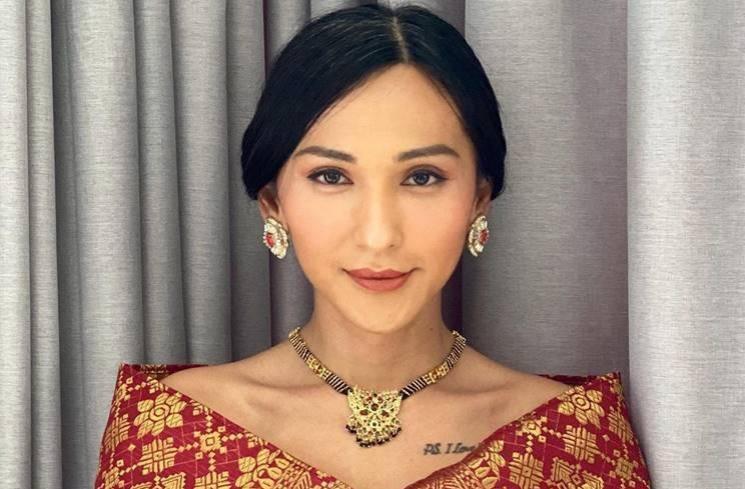 Potret Dena Rachman Pakai Baju Adat (instagram/@denarachman)