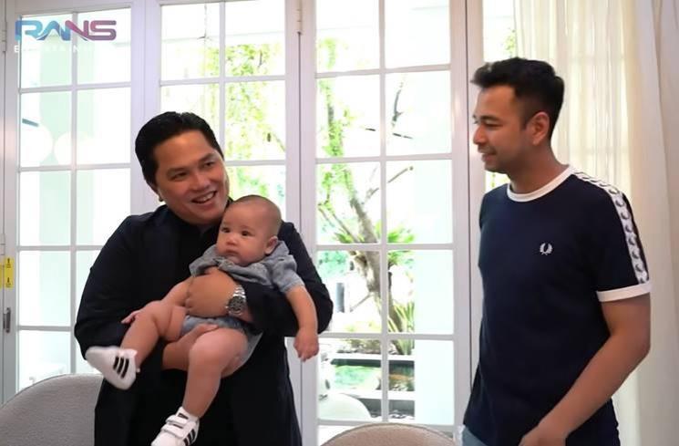 Potret Erick Thohir kunjungi rumah Raffi Ahmad. (YouTube/Rans Entertainment)