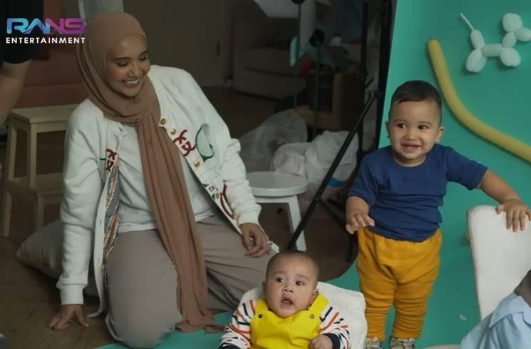 Momen pemotretan Bayi Sultan (YouTube/Rans Entertainment)