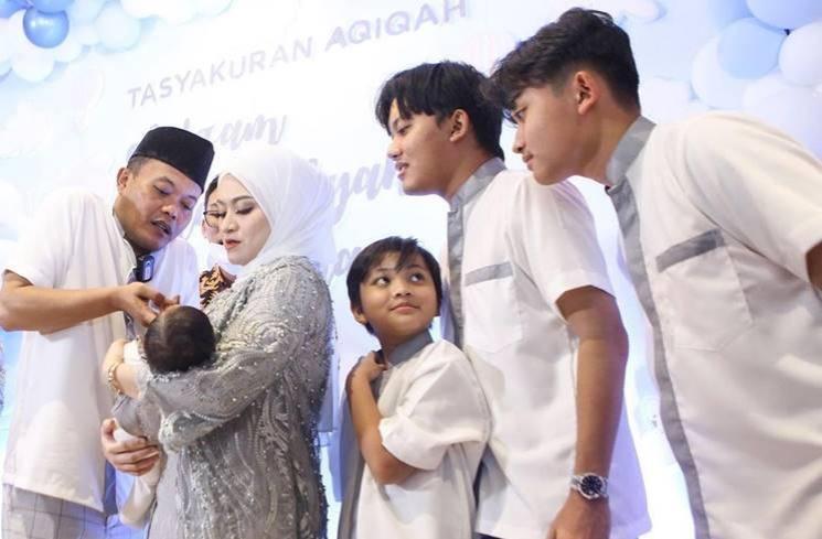 Potret Akikah Anak Artis di Tahun 2022 (instagram/@ferdinan_sule)