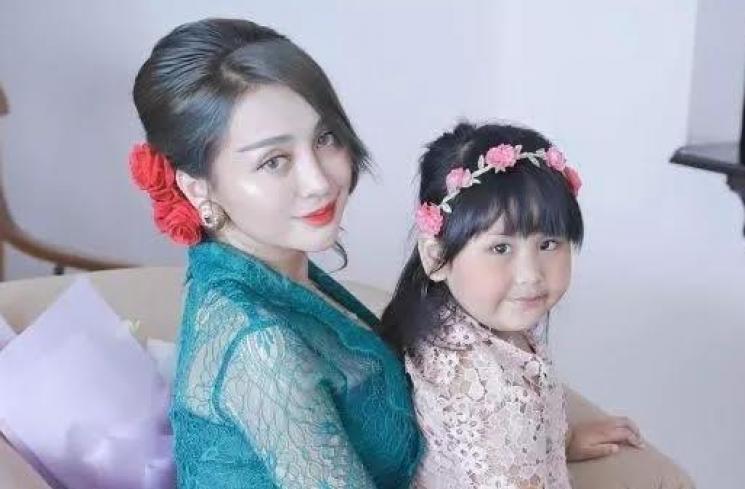 Artis Punya Anak Sambung(Instagram/@cupitagobas19)