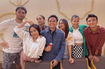 Aslinya Beda Banget, Ini 11 Momen Seru Para Pemain KKN di Desa Penari di Luar Film