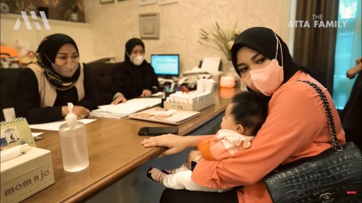 Potret Ameena di Baby Spa (YouTube/AH)
