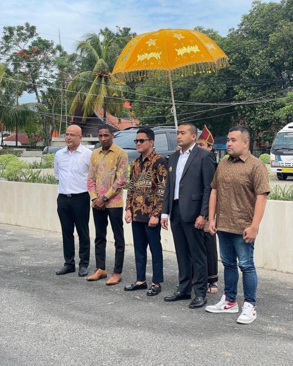 Momen Arief Muhammad Dinobatkan Jadi Duta Nasi Padang (Instagram/ariefmuhammad)