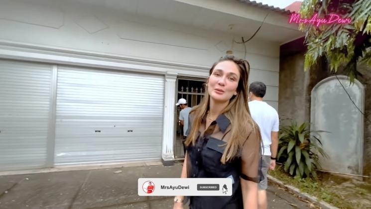 Rumah Baru Luna Maya (YouTube Ayu Dewi)