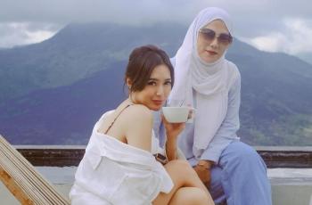 11 Potret Wika Salim Liburan Bareng Keluarga di Bali, Gayanya Stylish Abis!