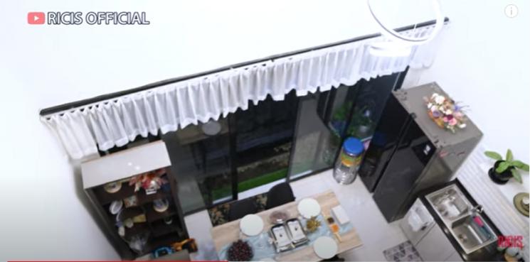 Potret Rumah Anneth. (YouTube/Ricis Official)