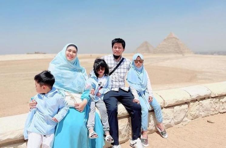 Liburan Oki Setiana Dewi di Mesir(Instagram/@okisetianadewi)